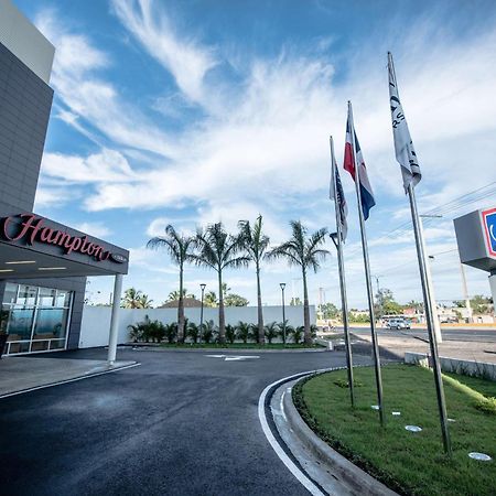 Отель Hampton By Hilton Santo Domingo Airport Бока-Чика Экстерьер фото