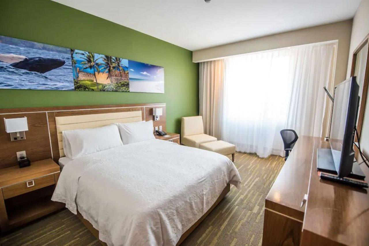 Отель Hampton By Hilton Santo Domingo Airport Бока-Чика Экстерьер фото