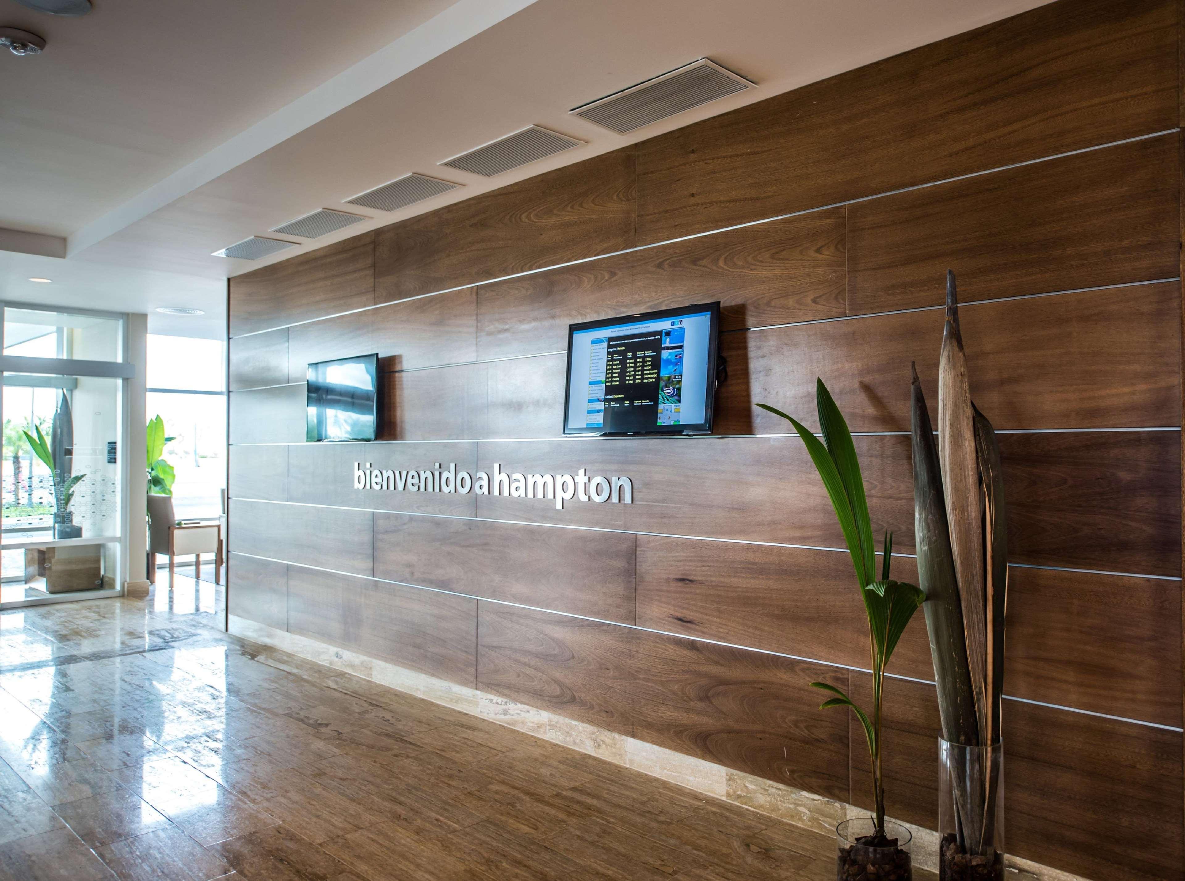 Отель Hampton By Hilton Santo Domingo Airport Бока-Чика Экстерьер фото