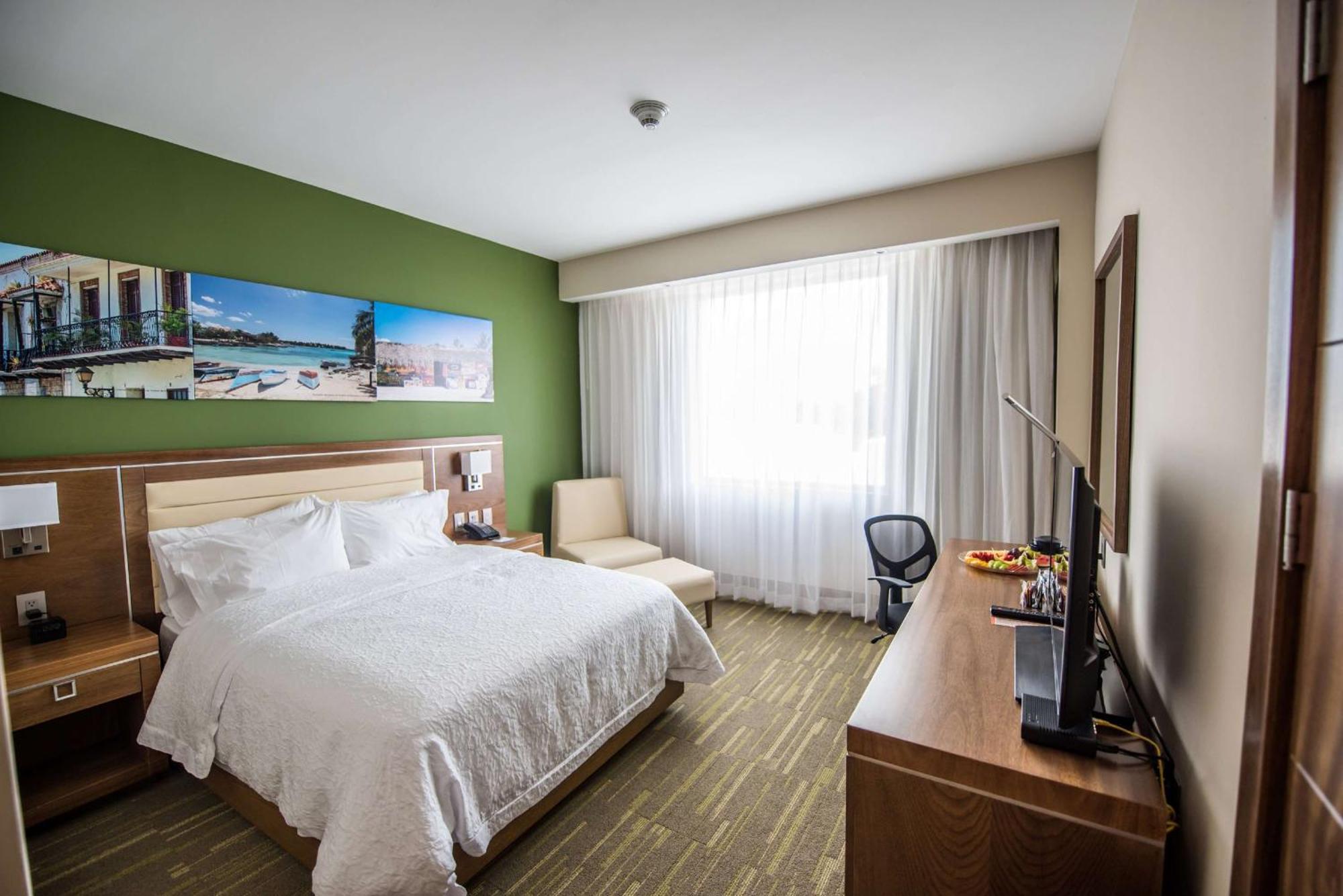 Отель Hampton By Hilton Santo Domingo Airport Бока-Чика Экстерьер фото
