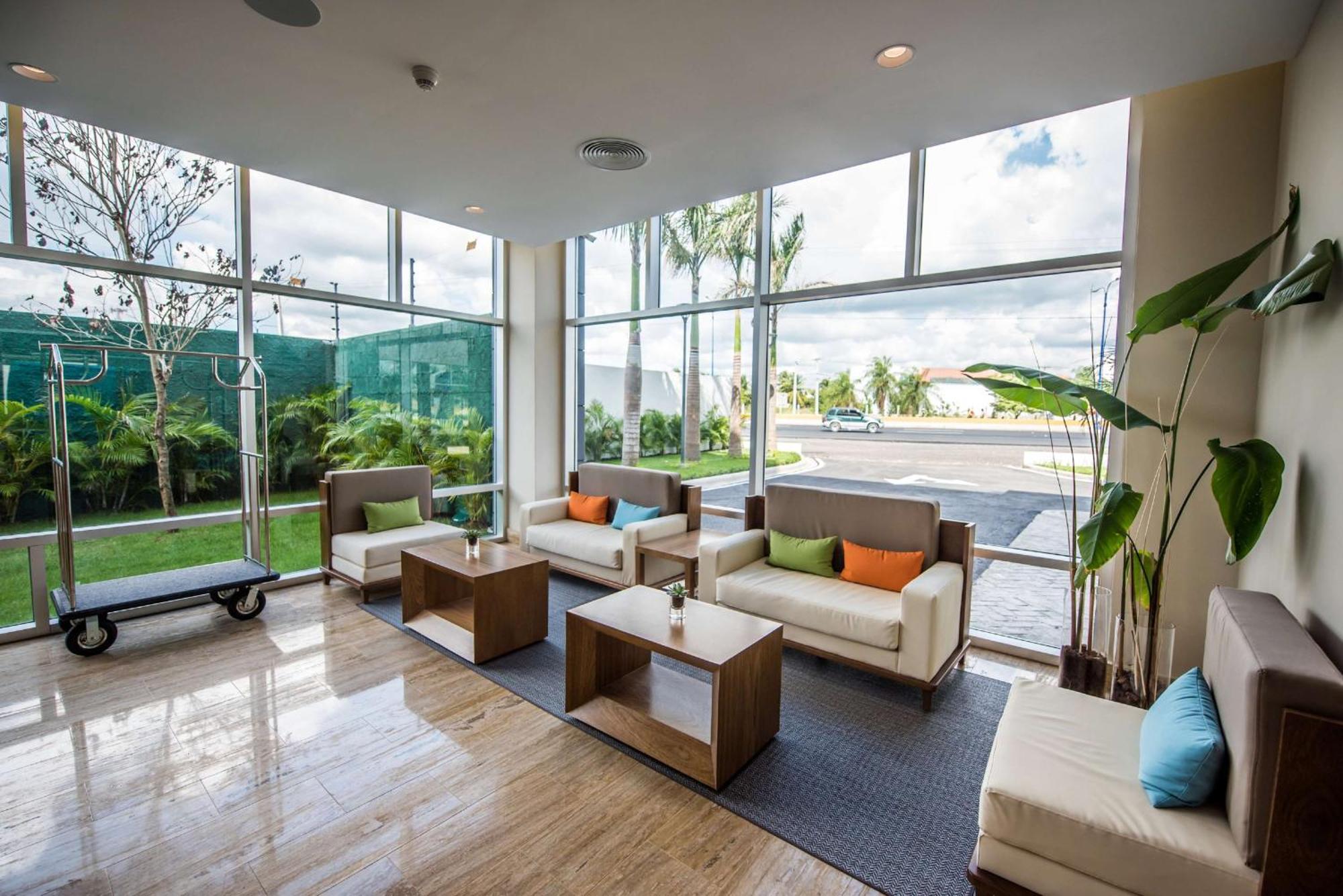 Отель Hampton By Hilton Santo Domingo Airport Бока-Чика Экстерьер фото